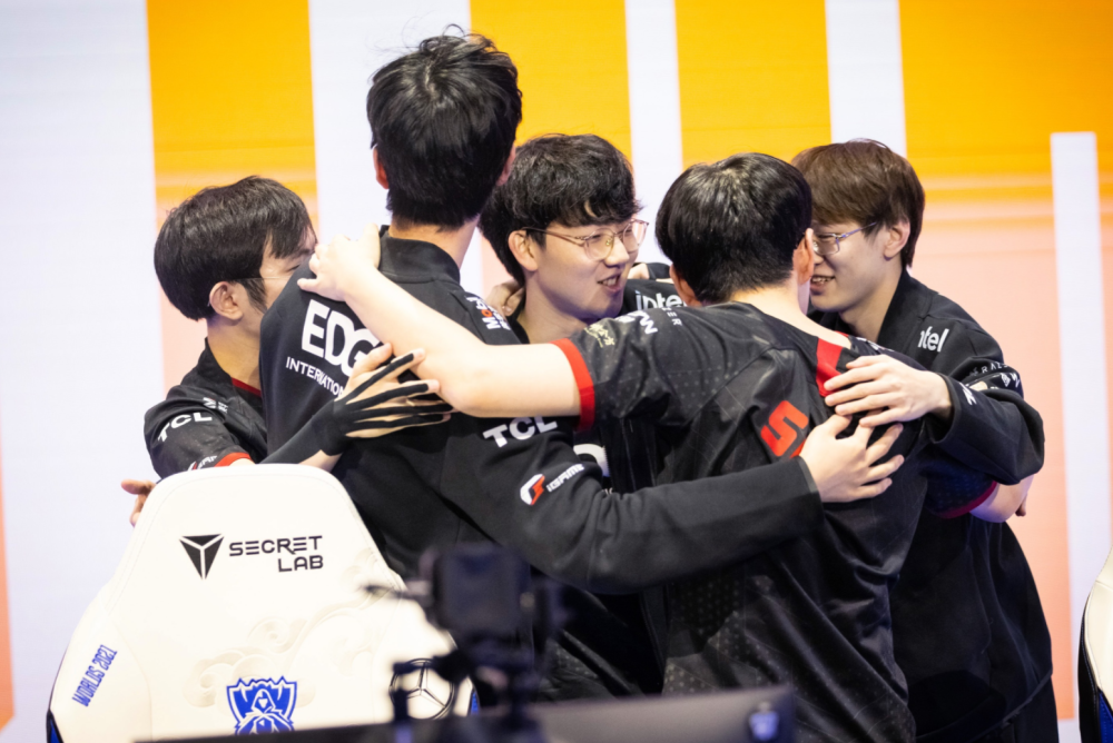 爱游戏中国-莫兰特隔扣文班亚马